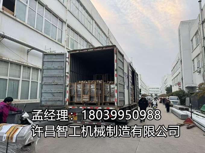 10月22日，物流車(chē)隊(duì)直抵廠(chǎng)區(qū)——